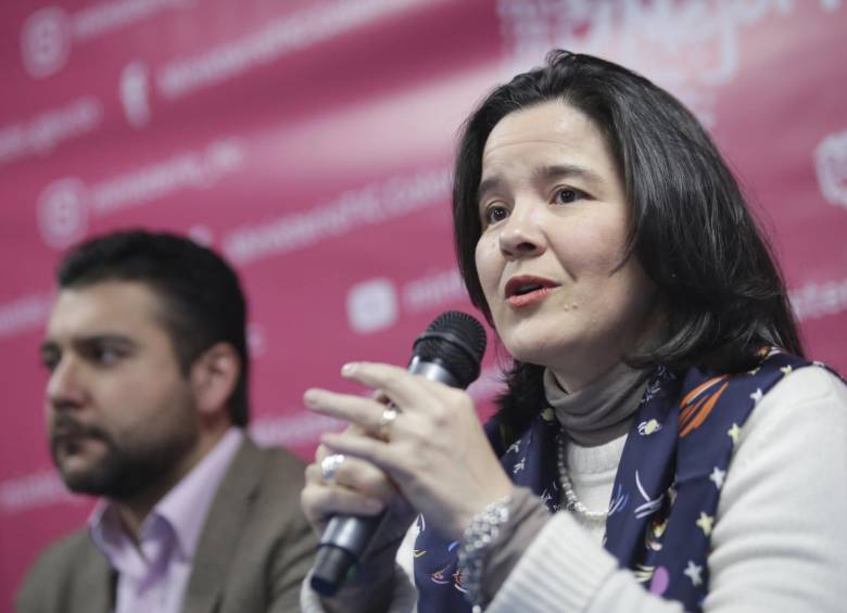 La cartera liderada por Sylvia Constaín confirmó que la compañía entrante conservará los otros tres bloques que se había adjudicado. FOTO: Colprensa.