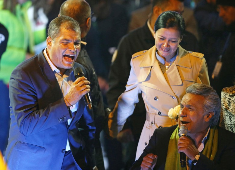 Rafaél Correa en un acto de campaña junto a Lenin Moreno. Foto: Reuters. 