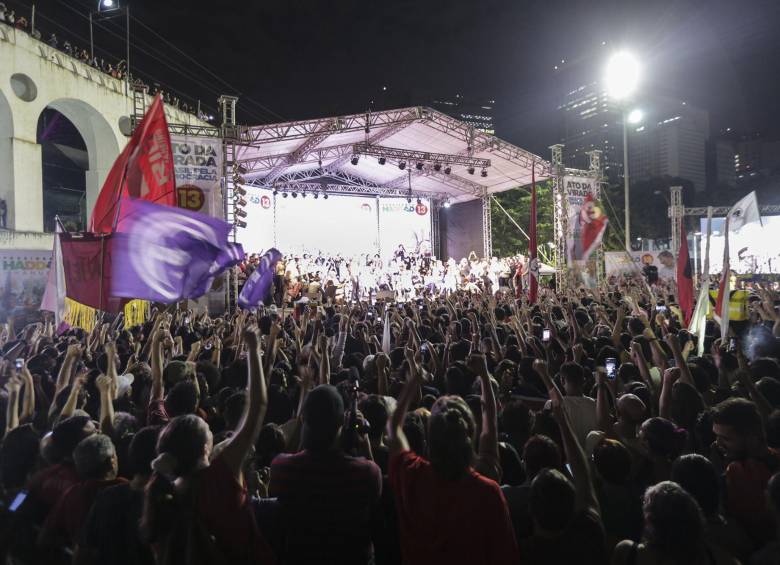 Acto de campaña de Fernando Haddad en Río de Janeiro. FOTO: EFE