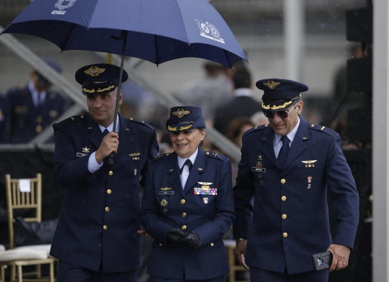 Durante la mañana del sábado, la lluvia ocasionó dificultades logísticas en la Base Aérea de Rionegro. FOTO Colprensa