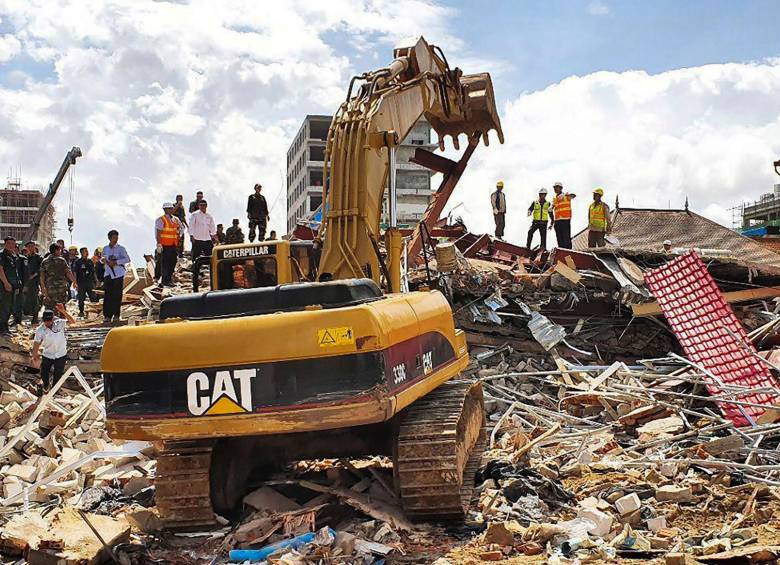 Derrumbe de edificio en Camboya deja siete muertos y decenas de desaparecidos