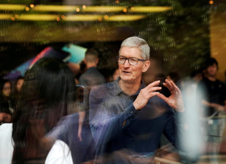 Tim Cook, presidente de Apple, ya había previsto desde hace dos años una disminución en la venta de algunos dispositivos móviles de la compañía. FOTO Reuters