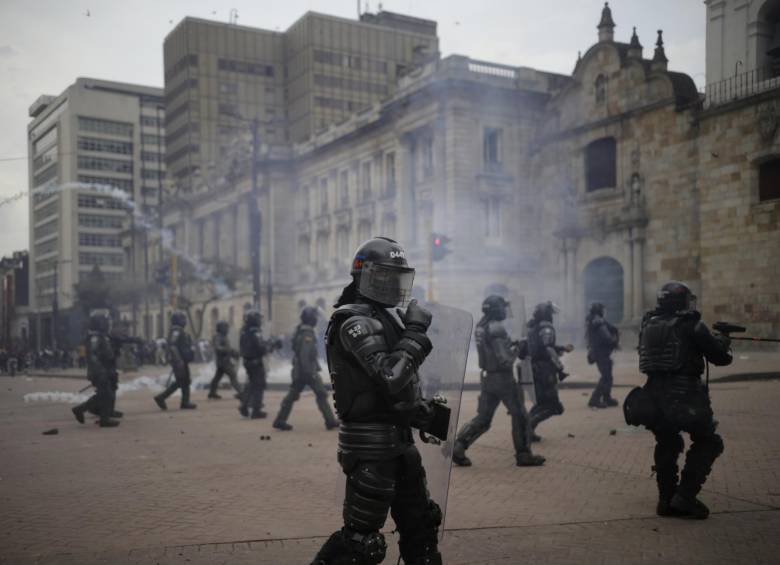 El Gobierno colombiano presentó una línea de crédito por 130.000 millones de pesos (unos 37,9 millones de dólares) para apoyar a micro, pequeñas y medianas empresas afectadas por las protestas que desde el pasado 21 de noviembre tienen lugar en el país. Foto: Colprensa. 