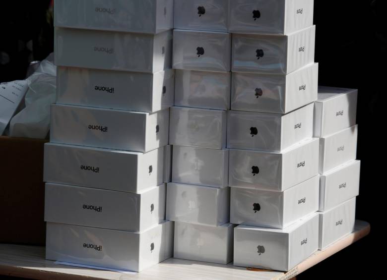 Las tiendas Apple de 55 países amanecieron hoy con un nuevo dispositivo. FOTO: Reuters