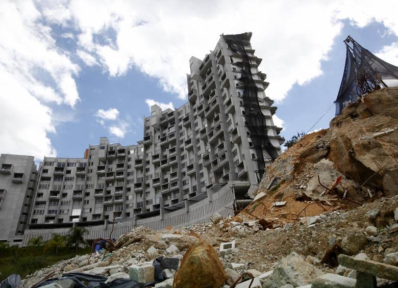 Aspectos generales del edificio Space antes de la segunda implosión . Foto: Julio César Herrera Echeverri