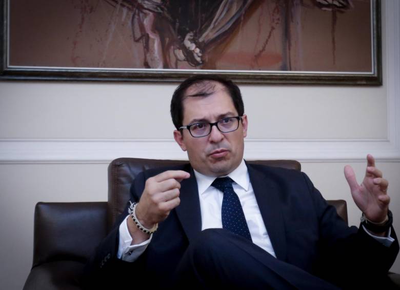 El fiscal Francisco Barbosa además de ser ternado por el presidente Duque, es su amigo personal. FOTO Colprensa