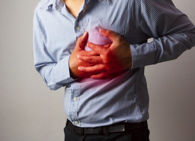 Ante un ataque de corazón cada segundo cuenta, razón por la que identificar los síntomas y atenderlos a tiempo puede salvar vidas. Foto: Shutterstock