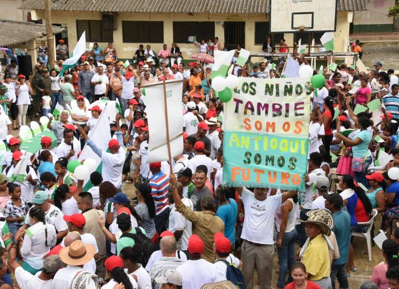 Diputados de Antioquia sesionaron en Belén de Bajirá. FOTO CORTESÍA GOBERNACIÓN DE ANTIOQUIA
