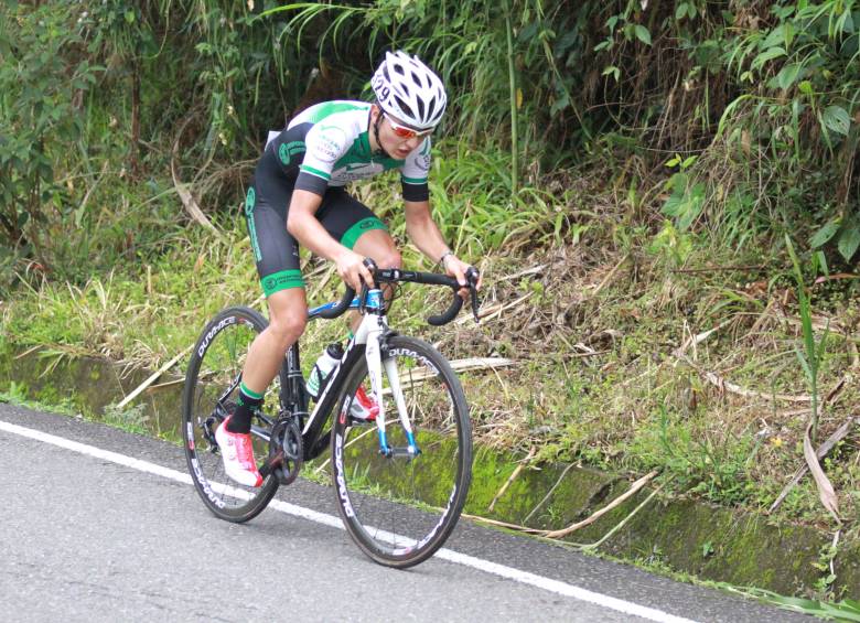 Brayan Hernández, de 17 años de edad, juvenil de primer año y campeón de la Vuelta del Porvenir. FOTO cortesía orgullo antioqueño