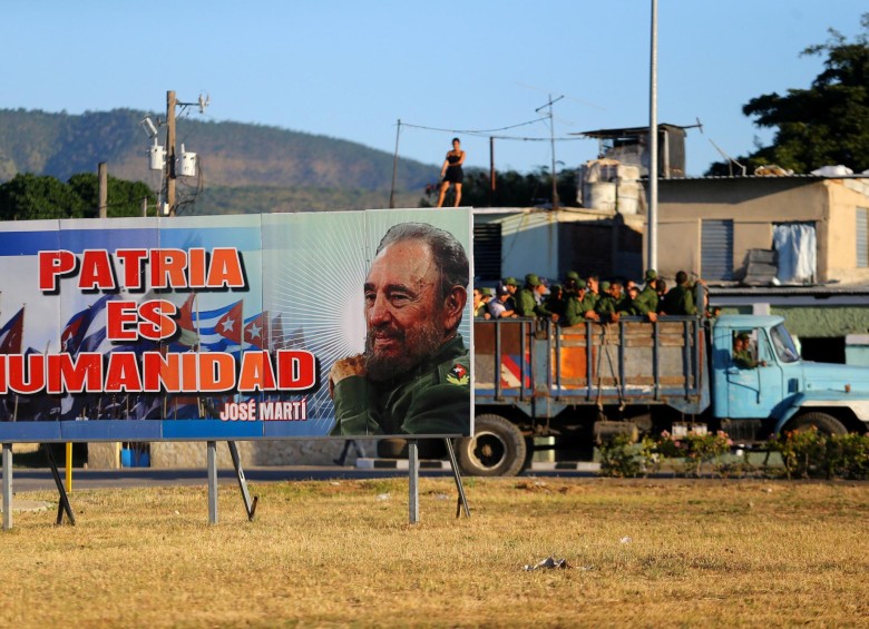 Por todo el país hay vallas como esta, en homenaje al líder revolucionario. FOTO REUTERS