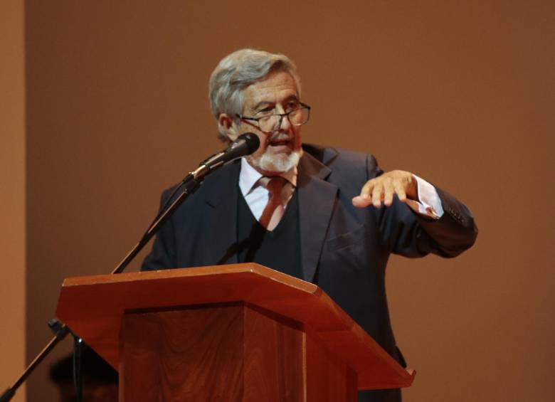 Guillermo Perry durante una conferencia en la Universidad Externado de Colombia, en el 2016. FOTO COLPRENSA