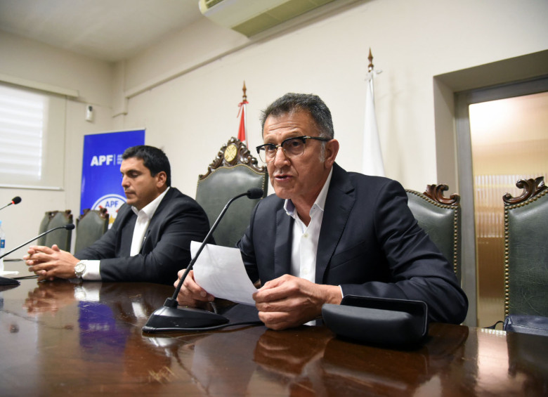 Ayer en rueda de prensa, el técnico Juan Carlos Osorio, expuso las razones de su salida de Paraguay. FOTO afp