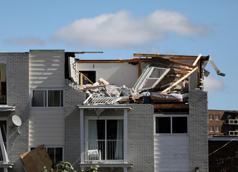 “El tornado en sí duró menos de dos minutos, los escombros volaban por todas partes, nunca lo había visto, excepto en Hollywood”, explico. FOTO REUTERS