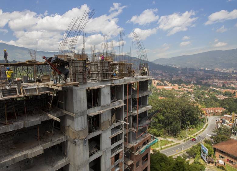 El Gobierno subsidiará entre 2 y 3 puntos porcentuales la tasa de interés de 50.000 créditos hipotecarios. Ayudará a lograr el punto de equilibrio en proyectos que están por empezar. FOTO Archivo