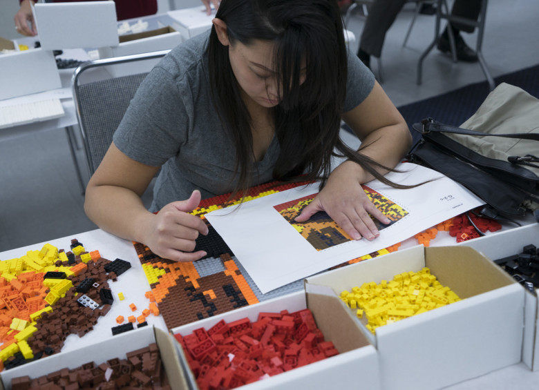 1.2 millones de piezas de Lego fueron utilizadas para el proyecto @Large.