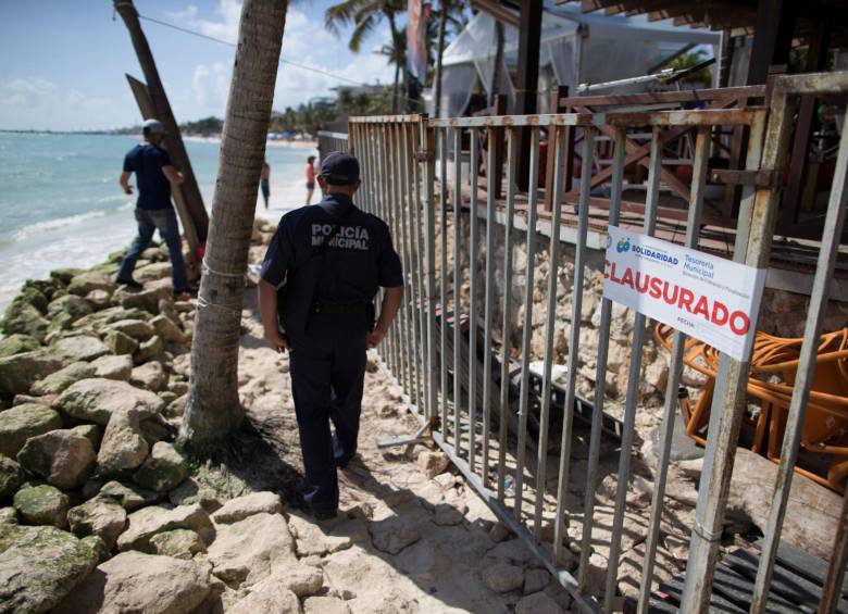 El ataque ocurrió en la discoteca Blue Parrot en Playa del Carmen, México. Autoridades investigan el hecho en el que murieron 5 personas. FOTO Reuters