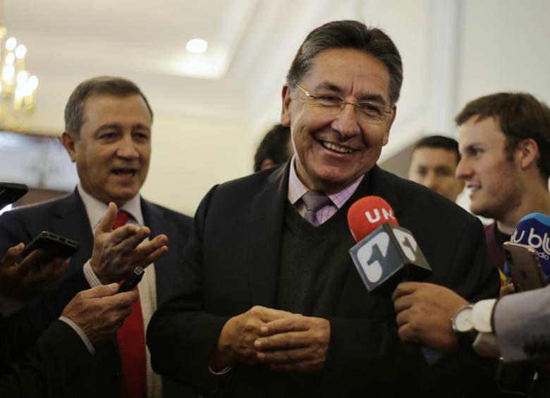 ¿Y ahora, quién le aceptará la renuncia al fiscal Martínez?