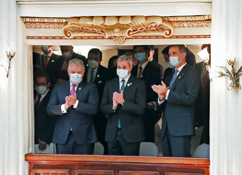 Presidentes de Colombia y Paraguay, en compañía del Rey de España, en la toma de posesión de Luis Arce en Bolivia. FOTO EFE