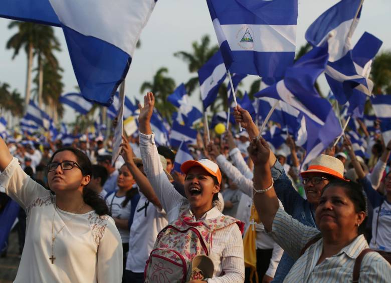 Protesta para que cese la violencia frente a la catedral Metropolitana en Managua, Nicaragua. Foto. Reuters. 