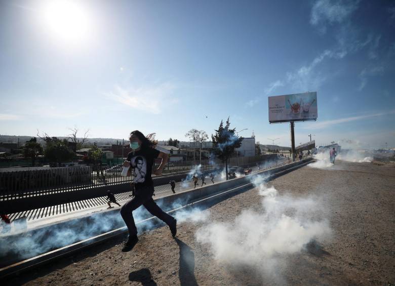 Los migrantes burlaron la seguridad mexicana e intentaron ingresar a Estados Unidos por otra ruta. FOTO REUTERS