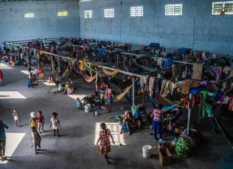 Los migrantes llegan a albergues del gobierno y Acnur, pero otros terminan en la calle. FOTOS Federico Ríos