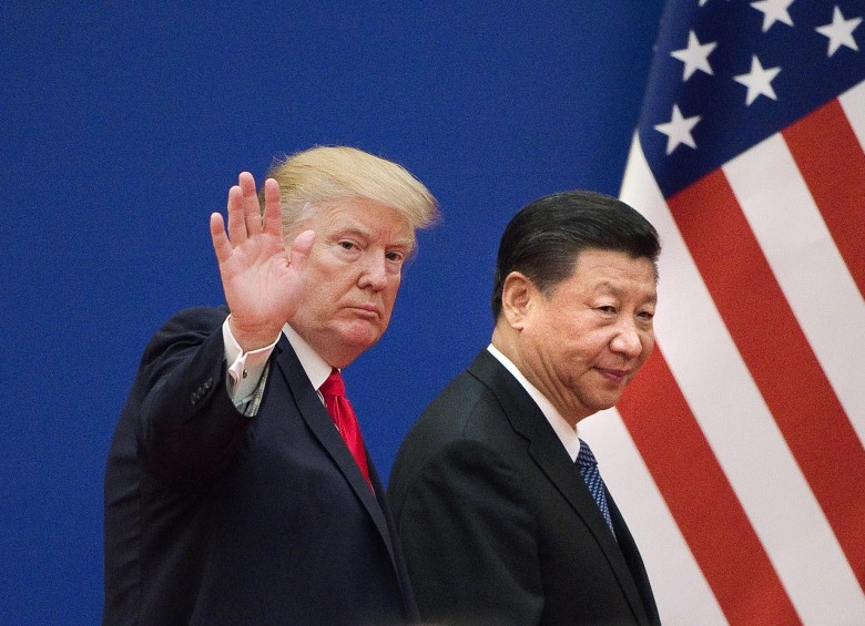 Los presidentes Donald Trump y Xi Jinping pactaron el 1 de diciembre una tregua de tres meses en su guerra arancelaria para entretanto buscar un acuerdo, pero esta nueva decisión pone en un limbo el acuerdo. Foto AFP