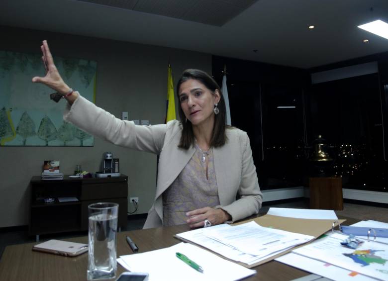El billonario “error” que iba a cometer la ministra de Transporte