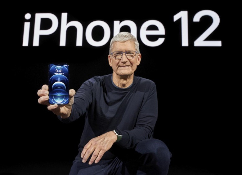  Tim Cook, Apple CEO, presentó este martes la nueva versión de iPhone. FOTO AFP