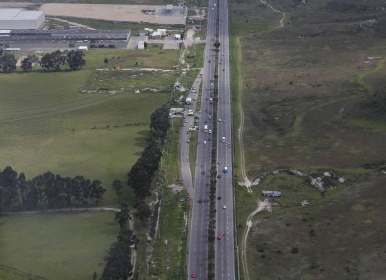 Vista aérea de una de las carreteras de entrada a la capital del país. Foto: Archivo-Colprensa.