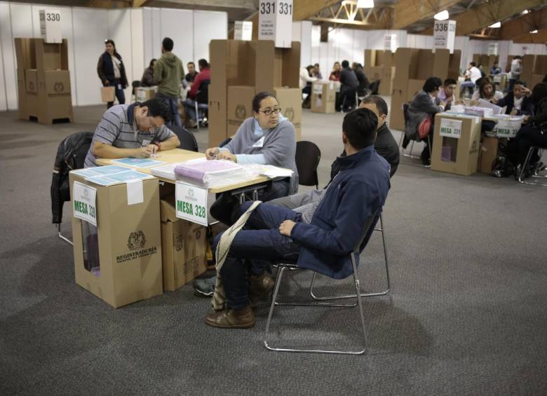 La Corte Constitucional determinó que la actividad de jurados debe realizarse “independientemente del oficio o cargo que desempeñen los ciudadanos designados”. FOTO COLPRENSA