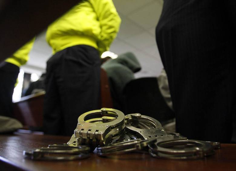 Madre quemó genitales de su hija con cuchara caliente en Bolívar