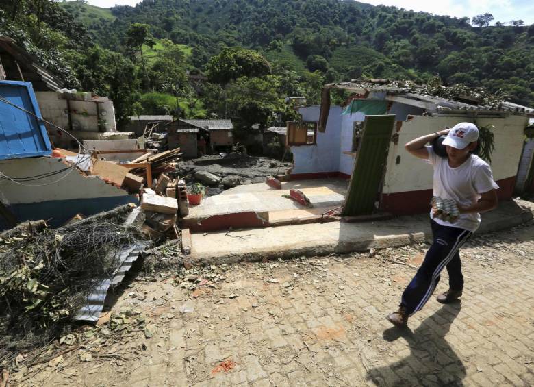 El presidente Juan Manuel Santos designó esta viernes al ministro de Vivienda, Luis Felipe Henao, como el nuevo gerente de reconstrucción de Salgar.