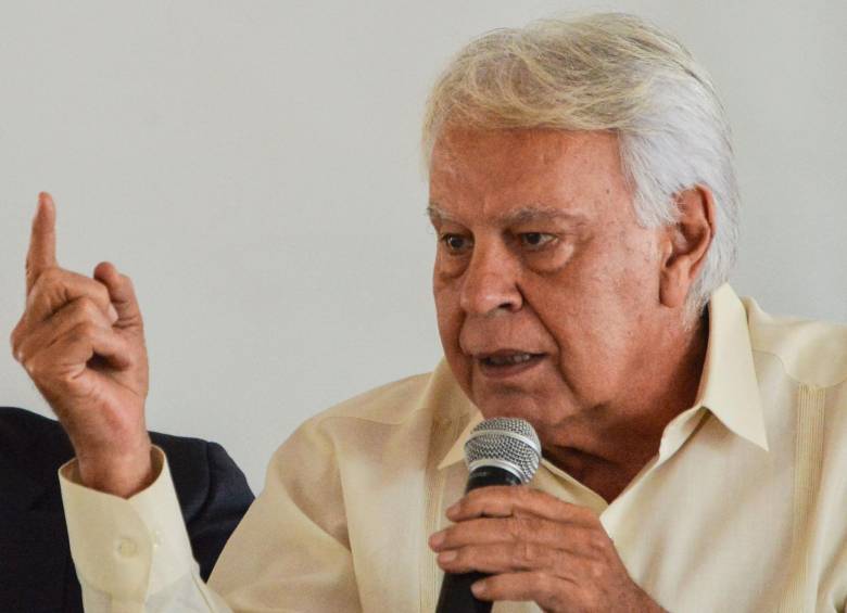 Mujica, González y Santos instalaron la comisión de seguimiento