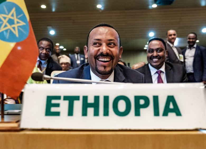 Abiy Ahmed asumió como primer ministro de Etiopía en abril de 2018. Tres meses después, logró aplicar el acuerdo de paz con Eritrea que permanecía pendiente desde el 2000. Su gobierno se ha caracterizado por la apertura social, étnica y de género. FOTO AFP