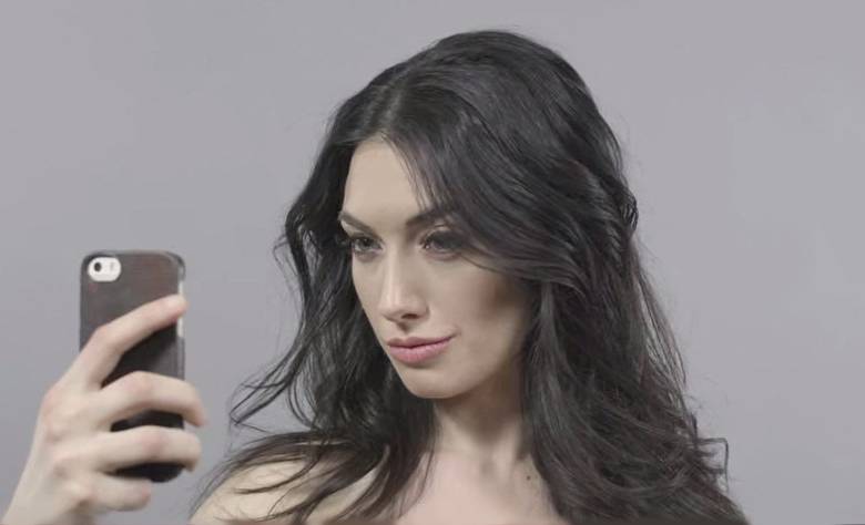 Un minuto de video, 100 años de estilo femenino