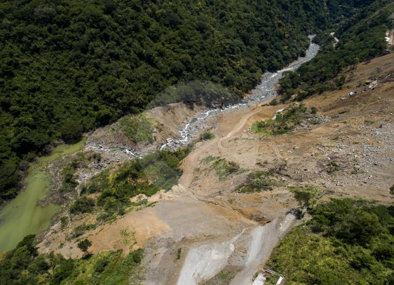 El deslizamiento de tierra de mayo represó la quebrada La Sinifaná que hoy registra un caudal menor a su promedio histórico.