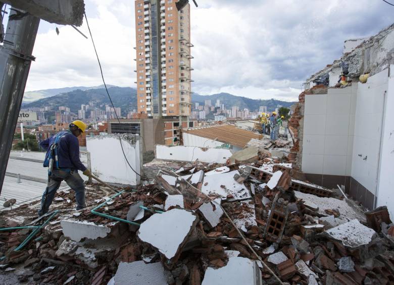 Una visita a lo que queda de las entrañas del edificio Babilonia
