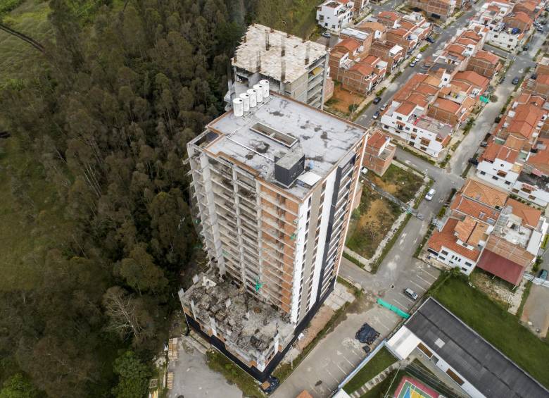 El edificio fue evacuado el 15 de febrero de 2017. FOTO ESTEBAN VANEGAS