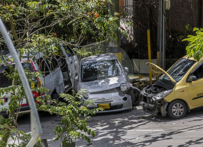 En el accidente múltiple ocurrido en la Loma de Los González estuvieron implicados ocho vehículos. FOTO SANTIAGO MESA
