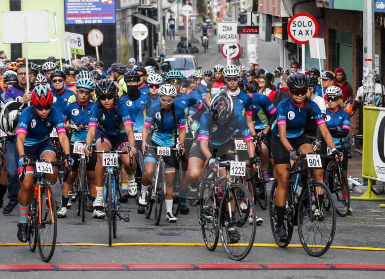 La afición por el ciclismo sigue creciendo entre las mujeres. Ayer fueron protagonistas. Fotos julio c. herrera
