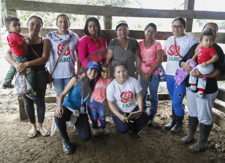 Ellas integran la cooperativa, enfocada en el ganado como motor de paz y desarrollo en Mesetas. FOTO manuel saldarriaga