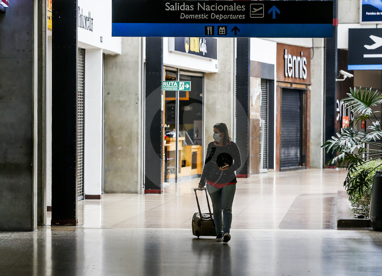Los aeropuertos de Medellín y Rionegro ya hicieron los ajustes en infraestructura para cumplir las medidas. FOTO Julio césar Herrera