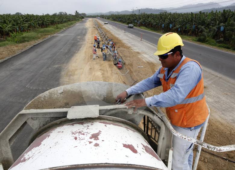 En Colombia, la construcción de las famosas vías 4G, puertos y plantas de energía, se han financiado con este método. FOTO: El Colombiano.
