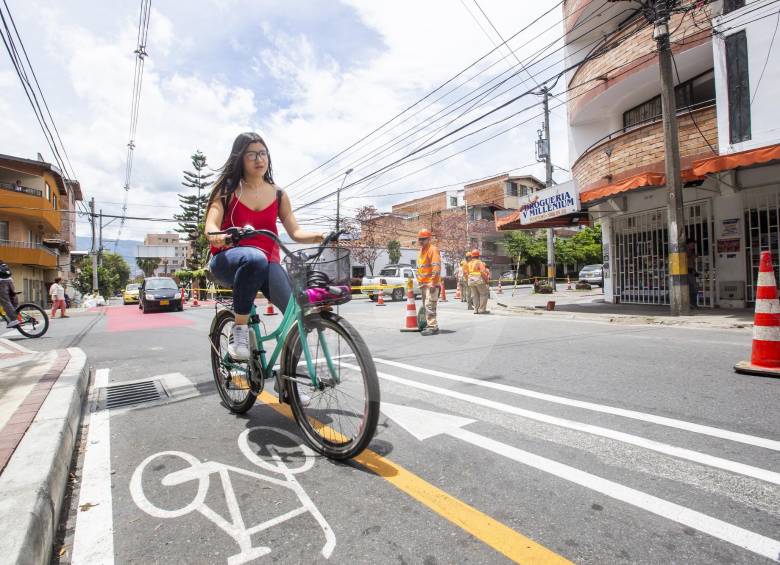 En el actual Plan de Desarrollo, que se debate en el Concejo, también se contempla el mantenimiento y mejoramiento de los 105,4 km de ciclorruta existentes en Medellín. FOTO Carlos Velásquez
