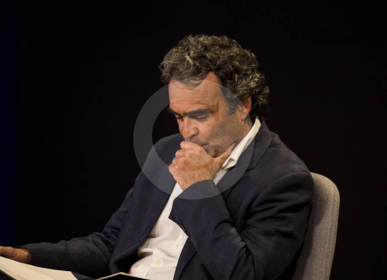 El excandidato presidencial y líder del Partido Verde en Antioquia, Sergio Fajardo, asumió la responsabilidad para buscar una candidatura de centro. FOTO Esteban Vanegas