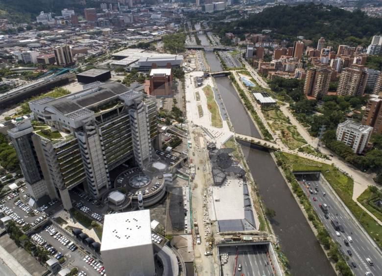 El proyecto Parques del Río, aledaño al Centro, busca ser un eje integrador de los sistemas ambiental, de movilidad, de espacio público, de renovación urbana y densificación, siguiendo los lineamientos del nuevo Plan de Ordenamiento Territorial (POT). Foto: Esteban Vanegas Londoño