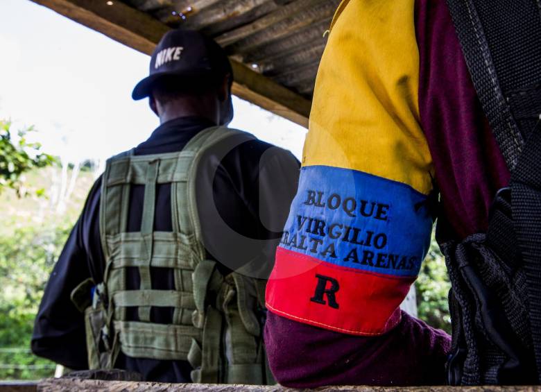 Los reportes de los habitantes de la zona indican que los atacantes tenían prendas camufladas y brazaletes de “los Caparros”. FOTO JULIO CÉSAR HERRERA