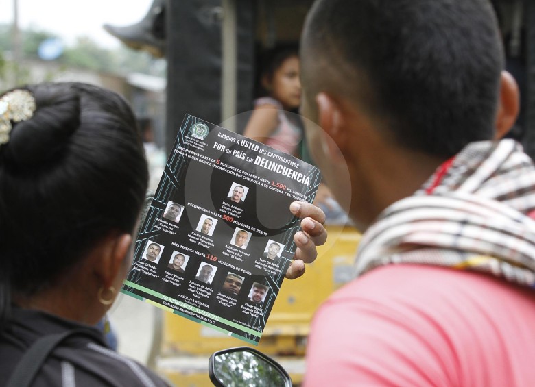 En los departamentos de Antioquia, Córdoba y Chocó, las autoridades publicaron las fotos y las recompensas que se ofrecen por los principales cabecillas de “los Urabeños”. FOTO Donaldo Zuluaga