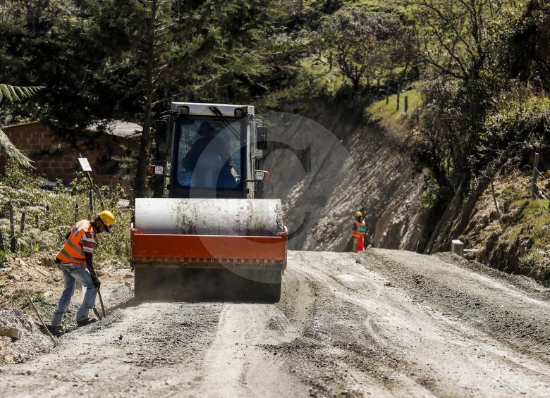 La cofinanciación de vías terciarias será una alternativa para generar empleo en los municipios antioqueños. Julián Vásquez Roldán es el gerente del Instituto para el Desarrollo de Antioquia (IDEA). FOTO jaime pérez