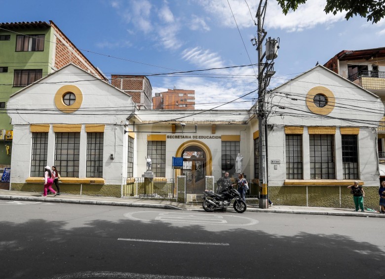 El Alejandro Vásquez sirvió como Biblioteca Municipal. Recibirá ahora un programa para jóvenes. FOTOS Jaime Pérez Munévar